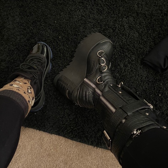 Dolls Kill Boots (SOLD OUT) - Picture 4 of 11